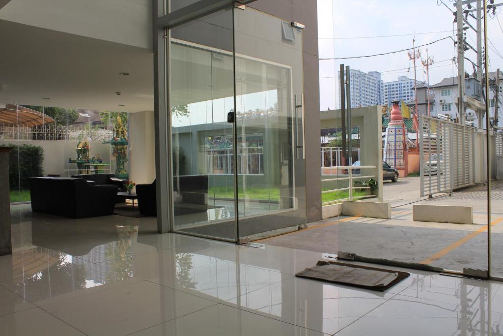 Utd Apartments Sukhumvit Ban Khlong Nang Li Exterior foto
